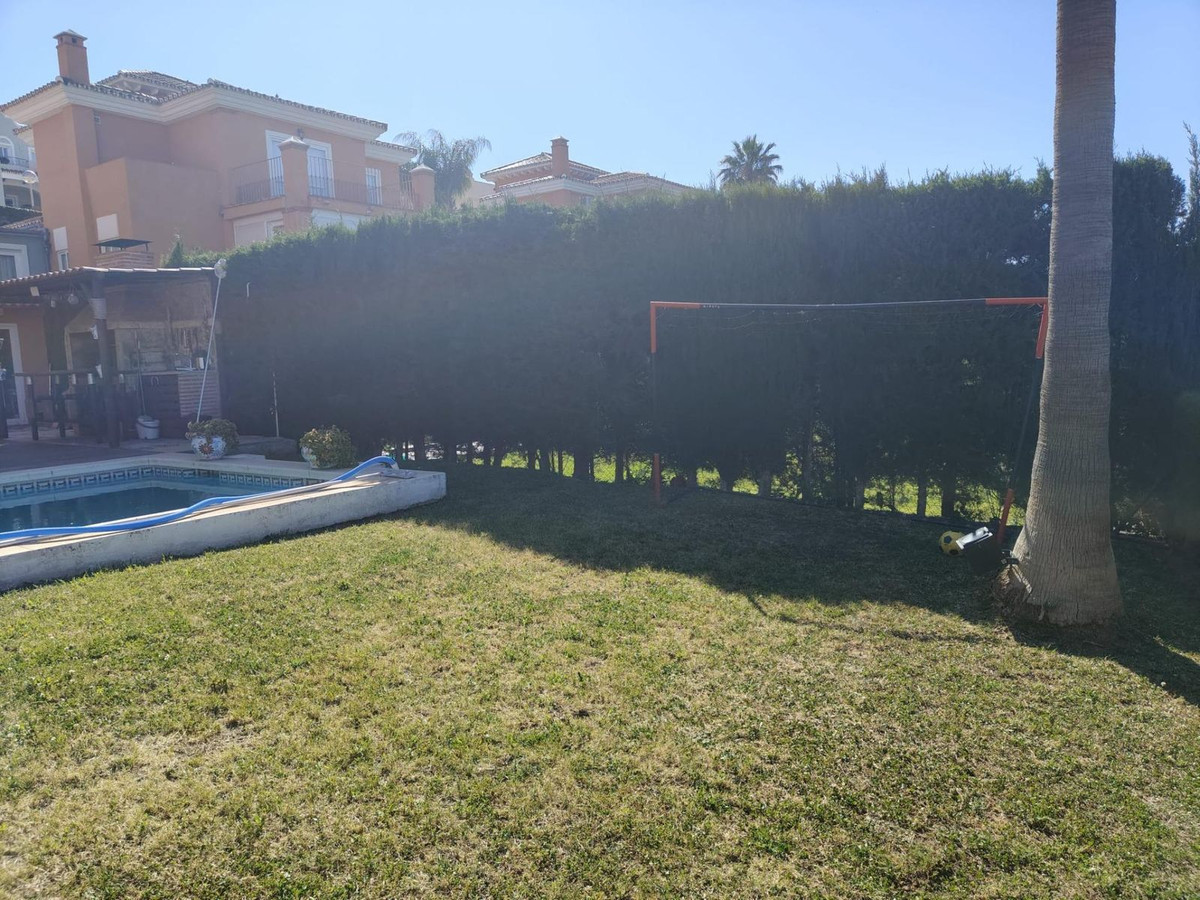 Se vende Villa - Chalet de 3 dormitorios en Costa Del Sol, Málaga, España