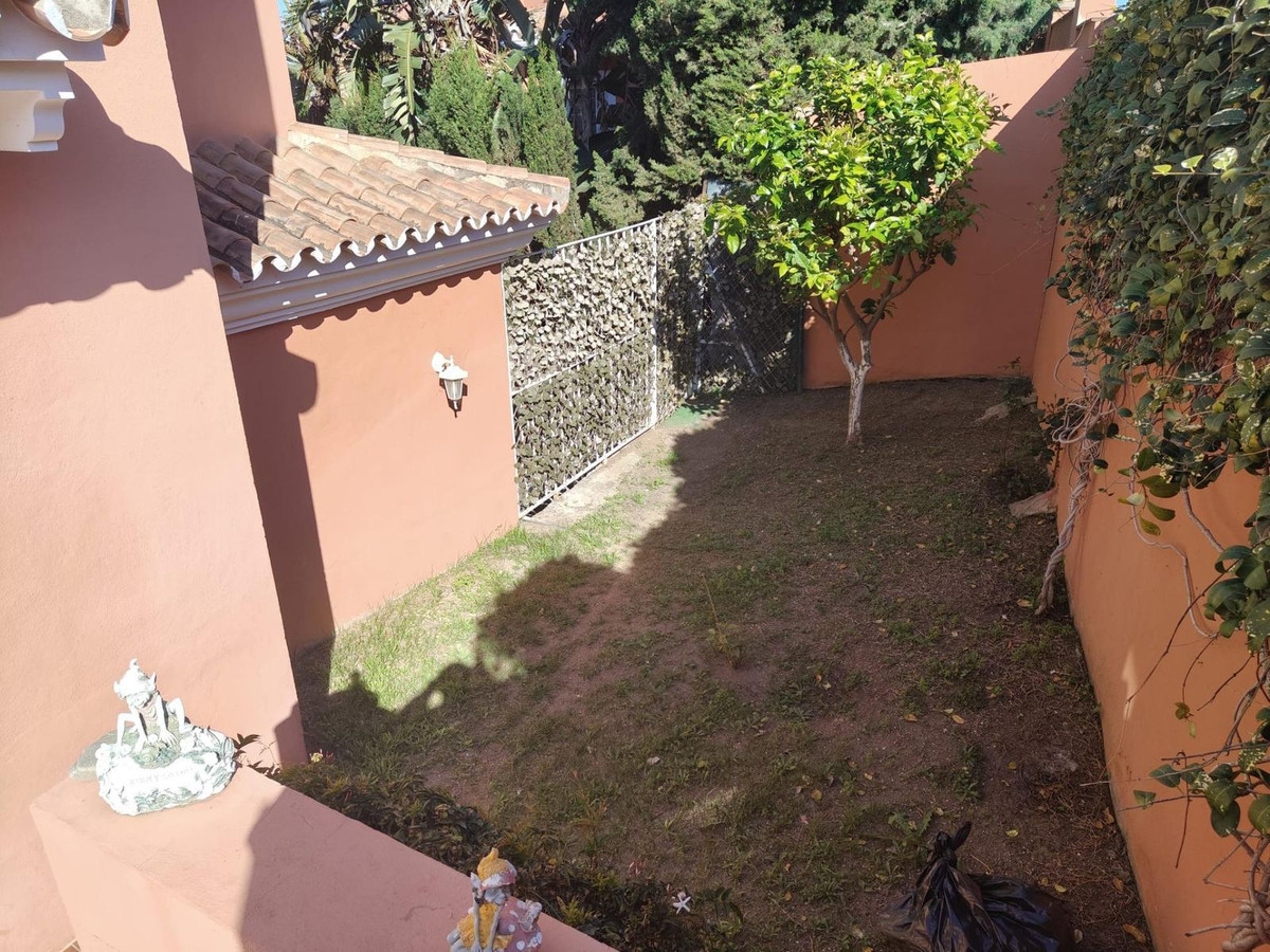 Se vende Villa - Chalet de 3 dormitorios en Costa Del Sol, Málaga, España