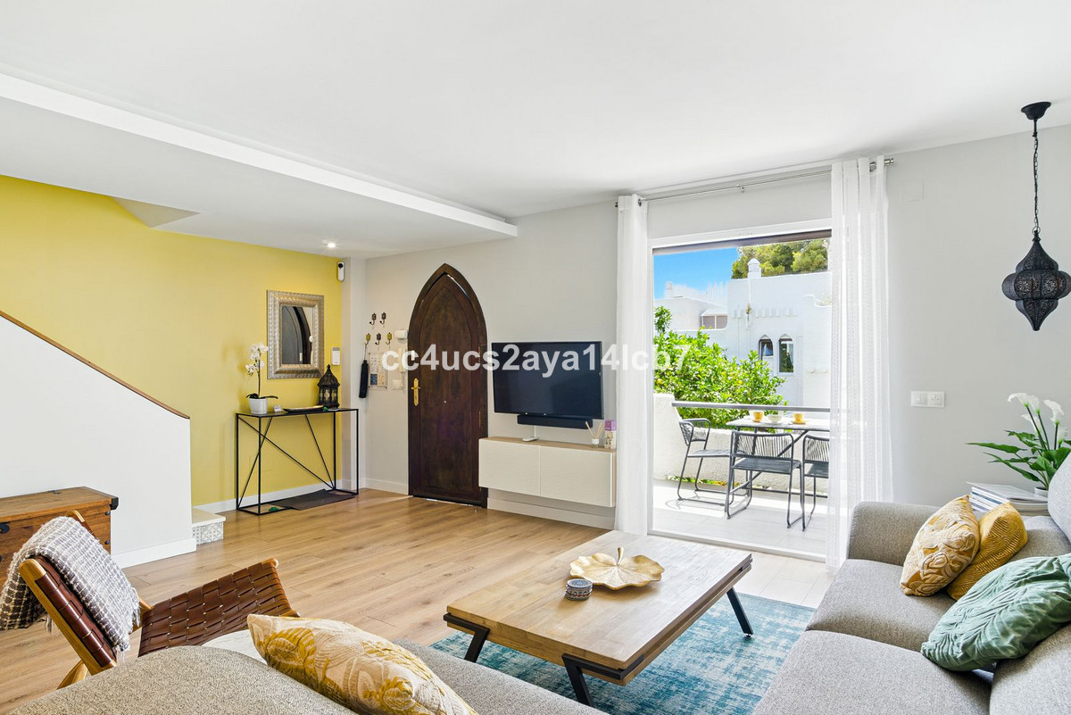 3 Bed Townhouse for sale in Nueva Andalucía Costa Del Sol, Málaga, Spain