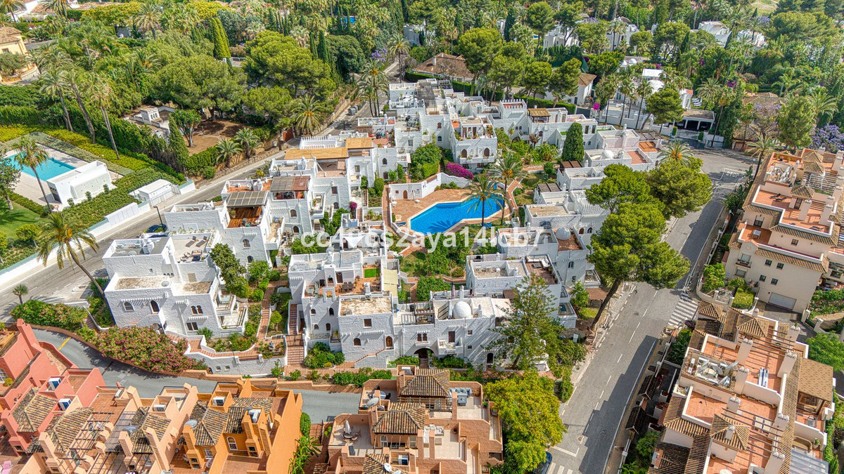 3 Bed Townhouse for sale in Nueva Andalucía Costa Del Sol, Málaga, Spain