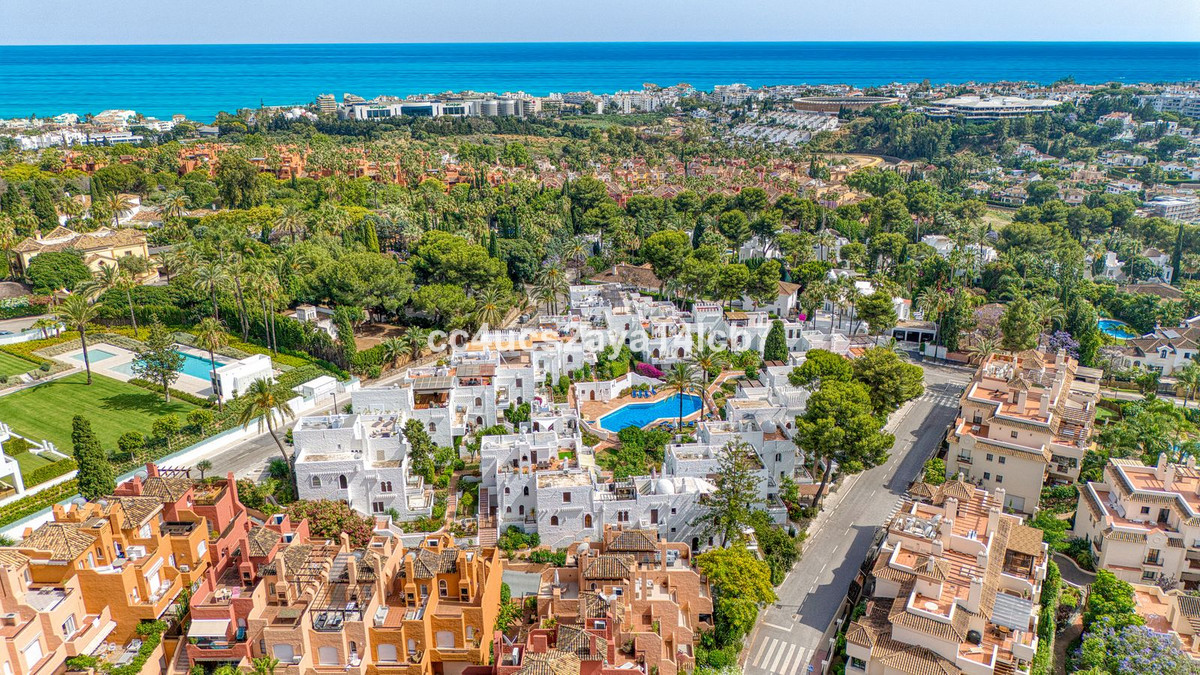 3 Bed Townhouse for sale in Nueva Andalucía Costa Del Sol, Málaga, Spain