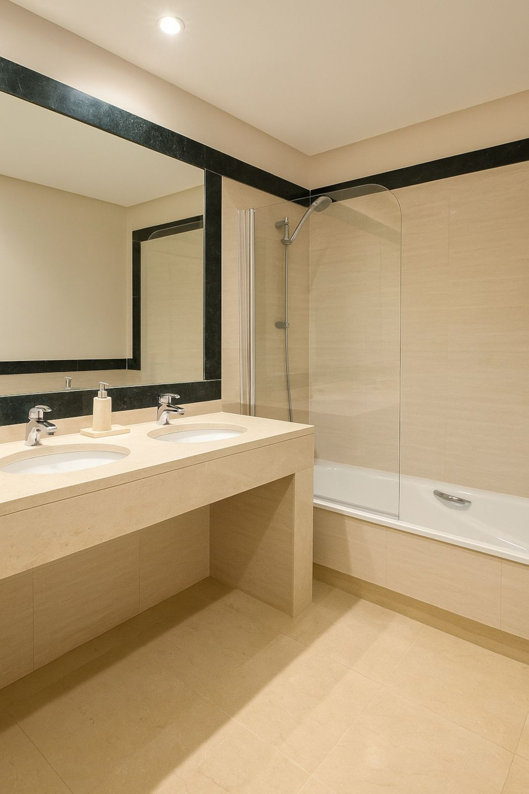 Se vende Apartamento Planta Baja de 2 dormitorios en Costa Del Sol, Málaga, España