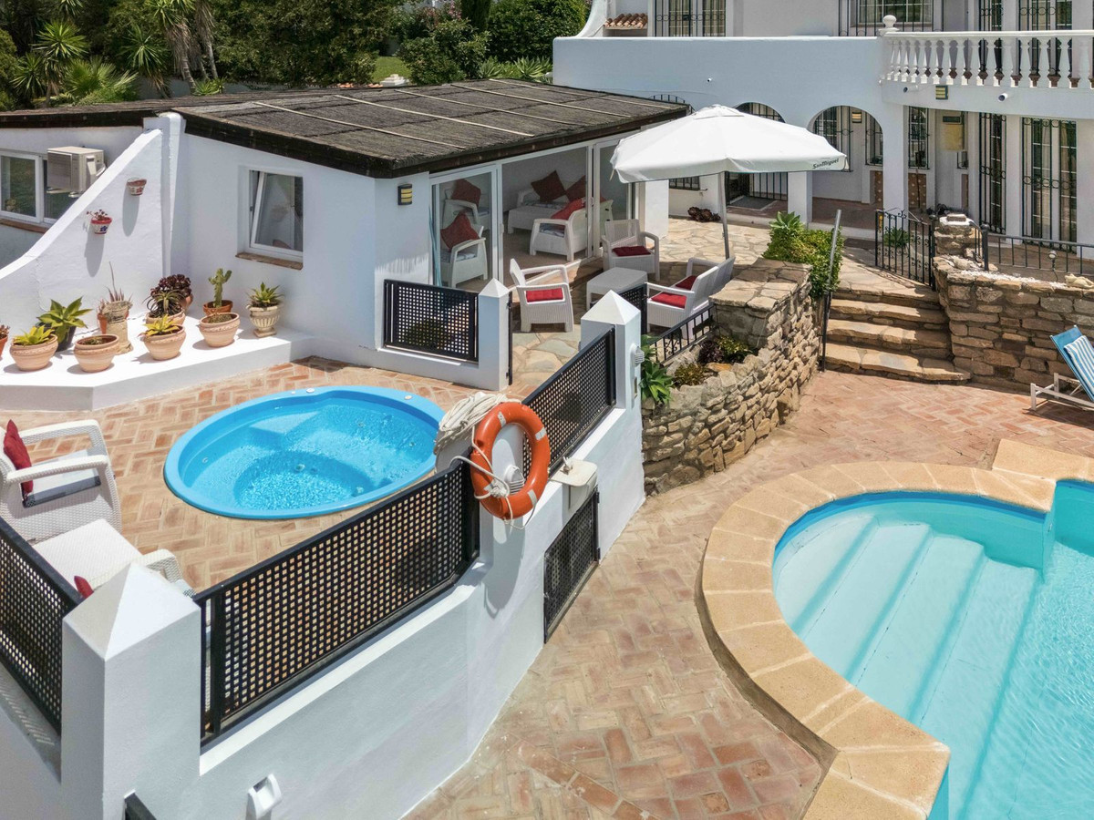Se vende Villa - Chalet de 6 dormitorios en Costa Del Sol, Málaga, España