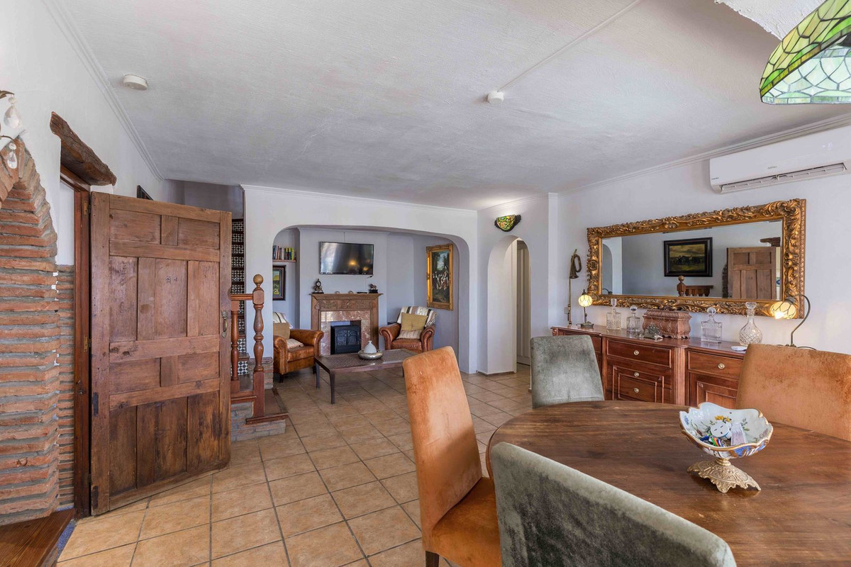 Se vende Villa - Chalet de 6 dormitorios en Costa Del Sol, Málaga, España
