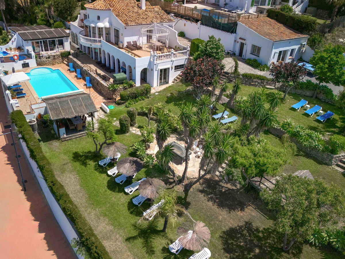 Se vende Villa - Chalet de 6 dormitorios en Costa Del Sol, Málaga, España