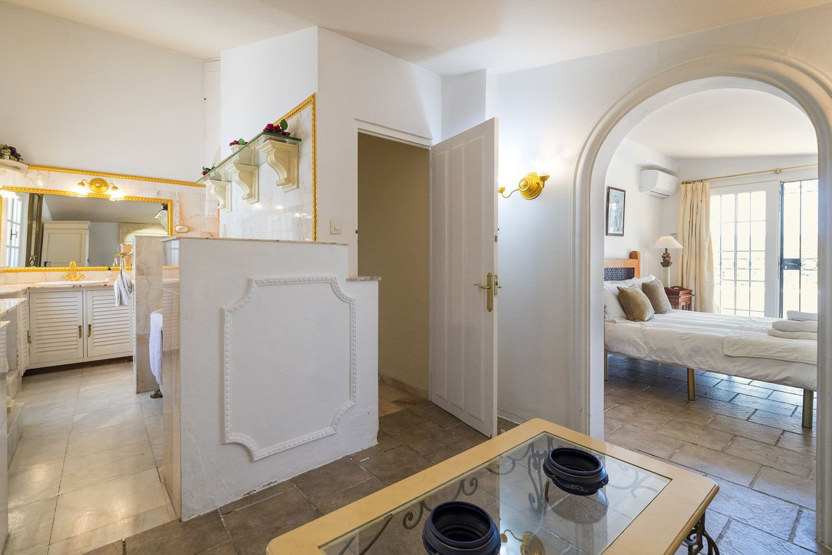 Se vende Villa - Chalet de 6 dormitorios en Costa Del Sol, Málaga, España