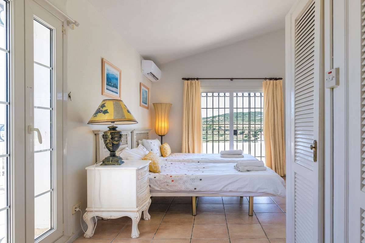 Se vende Villa - Chalet de 6 dormitorios en Costa Del Sol, Málaga, España