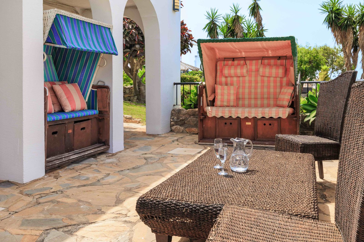 Se vende Villa - Chalet de 6 dormitorios en Costa Del Sol, Málaga, España