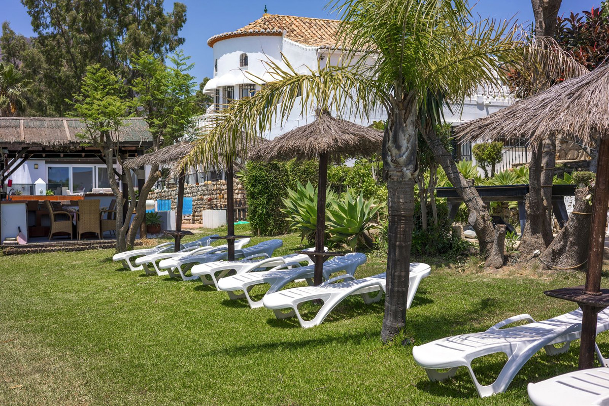 Se vende Villa - Chalet de 6 dormitorios en Costa Del Sol, Málaga, España