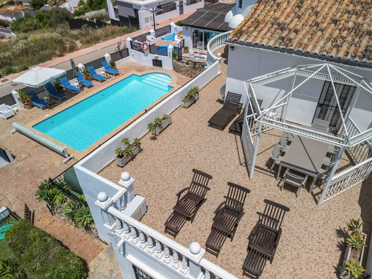 Se vende Villa - Chalet de 6 dormitorios en Costa Del Sol, Málaga, España