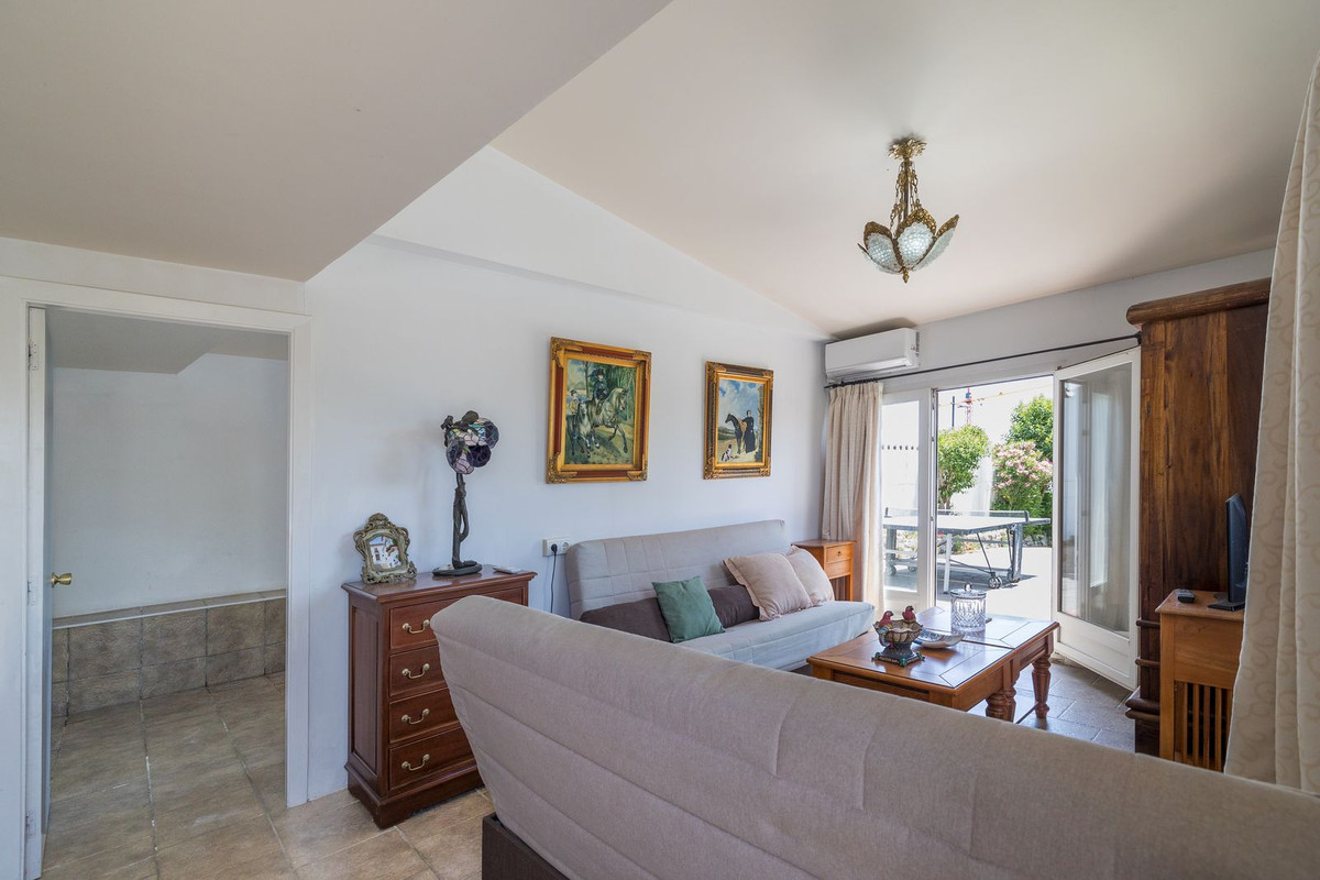Se vende Villa - Chalet de 6 dormitorios en Costa Del Sol, Málaga, España