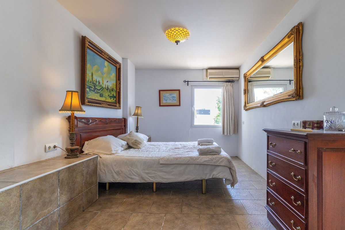 Se vende Villa - Chalet de 6 dormitorios en Costa Del Sol, Málaga, España