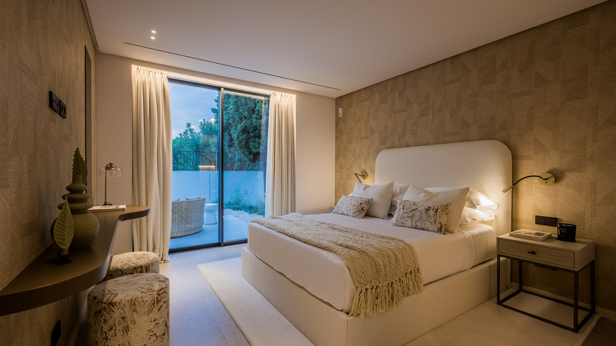 Se vende Villa - Chalet de 4 dormitorios en Costa Del Sol, Málaga, España