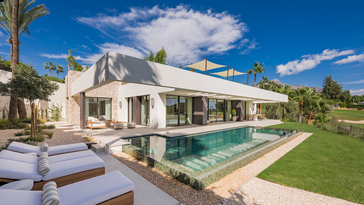 Se vende Villa - Chalet de 4 dormitorios en Costa Del Sol, Málaga, España