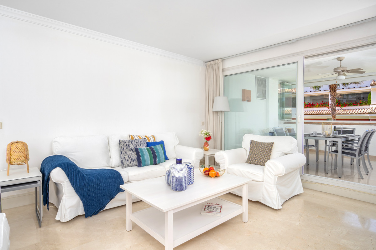 3 Bed Apartment for sale in The Golden Mile Costa Del Sol, Málaga, Spain