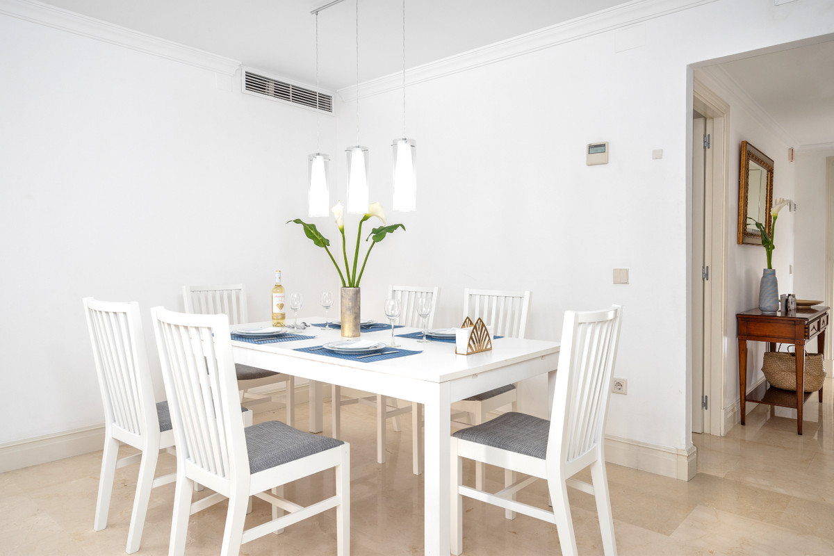3 Bed Apartment for sale in The Golden Mile Costa Del Sol, Málaga, Spain