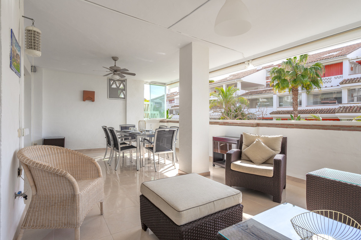 3 Bed Apartment for sale in The Golden Mile Costa Del Sol, Málaga, Spain