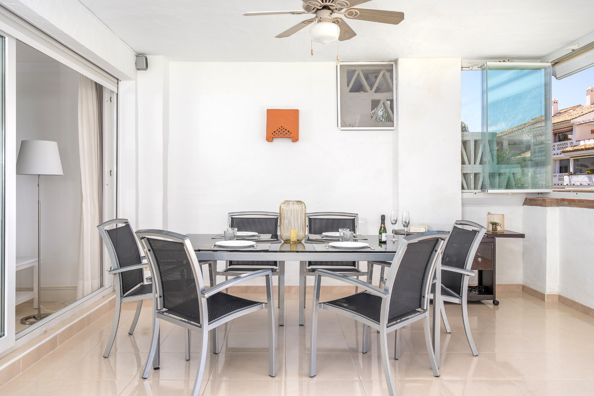 3 Bed Apartment for sale in The Golden Mile Costa Del Sol, Málaga, Spain