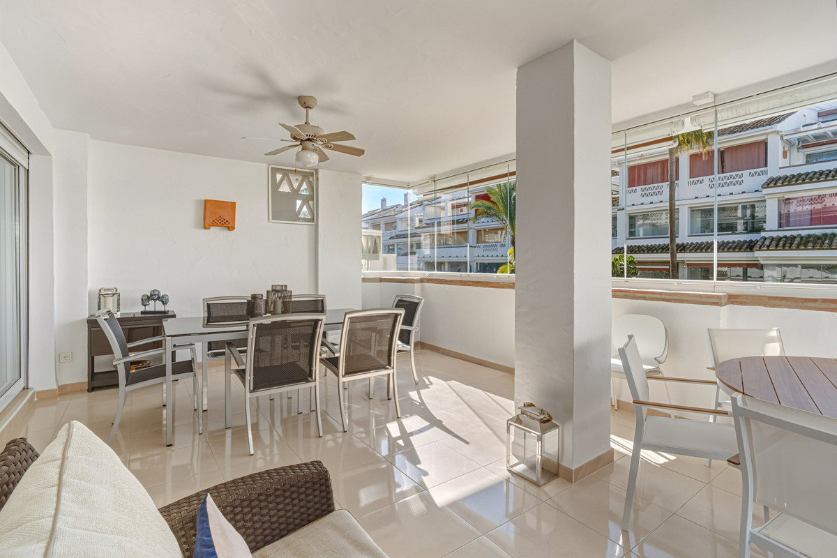3 Bed Apartment for sale in The Golden Mile Costa Del Sol, Málaga, Spain