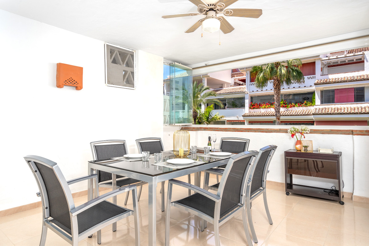 3 Bed Apartment for sale in The Golden Mile Costa Del Sol, Málaga, Spain