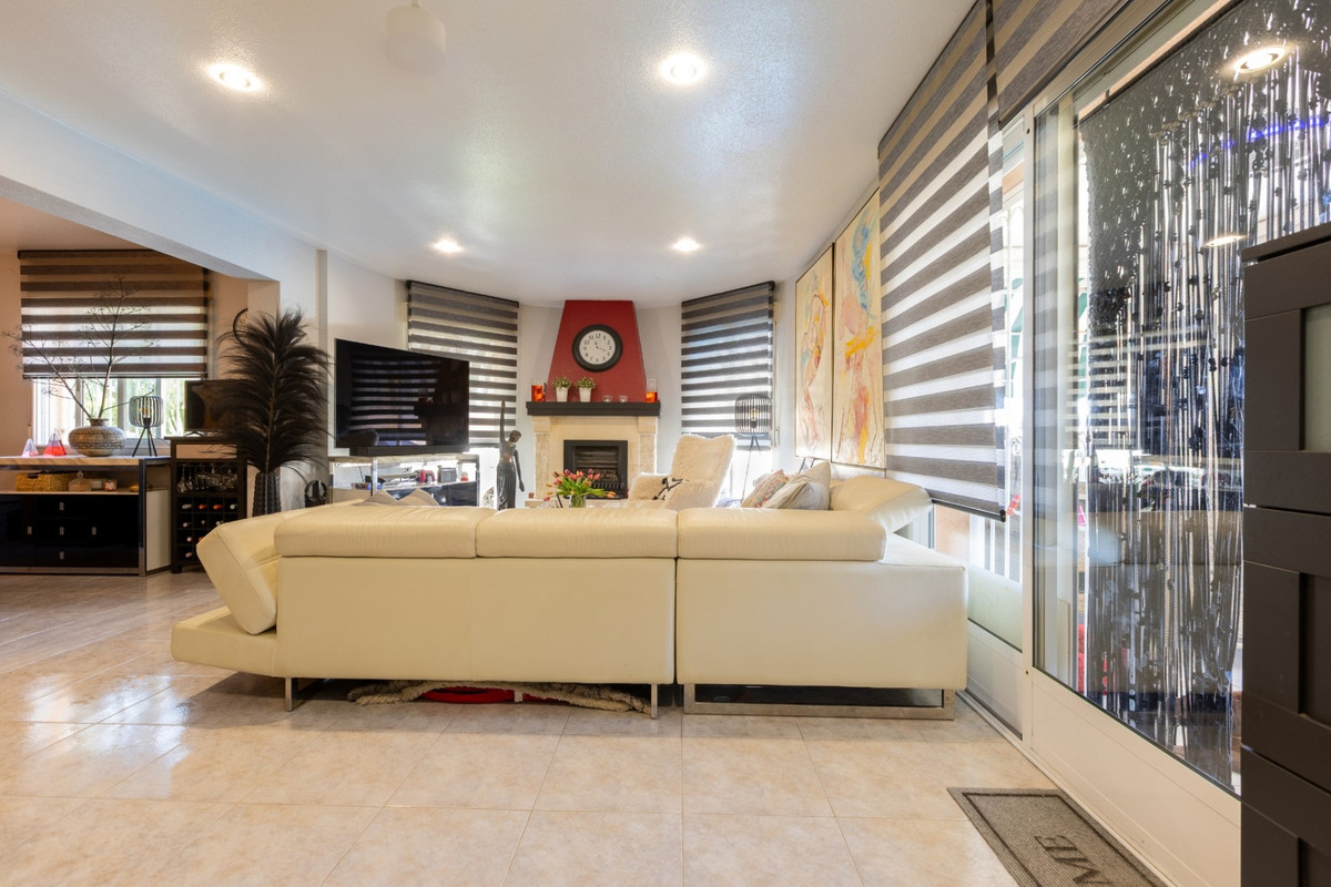 Se vende Villa - Chalet de 5 dormitorios en Costa Blanca, Alicante, España