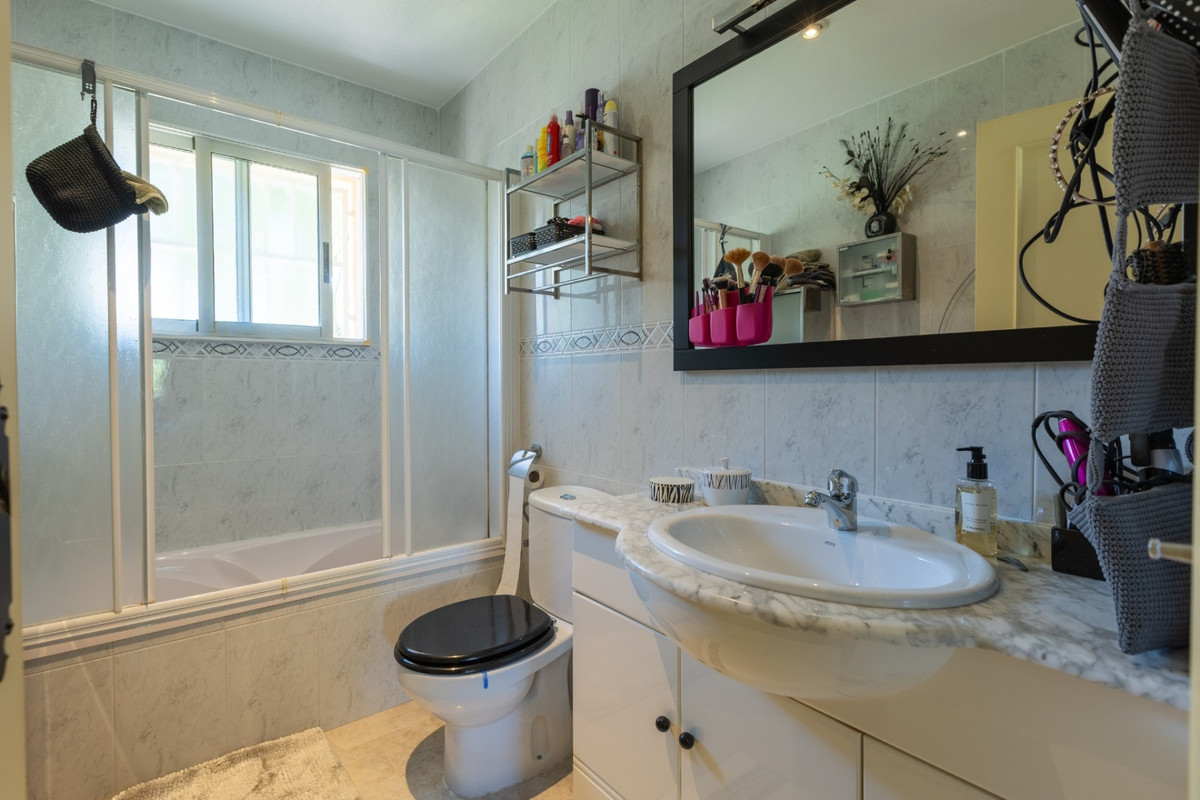 Se vende Villa - Chalet de 5 dormitorios en Costa Blanca, Alicante, España