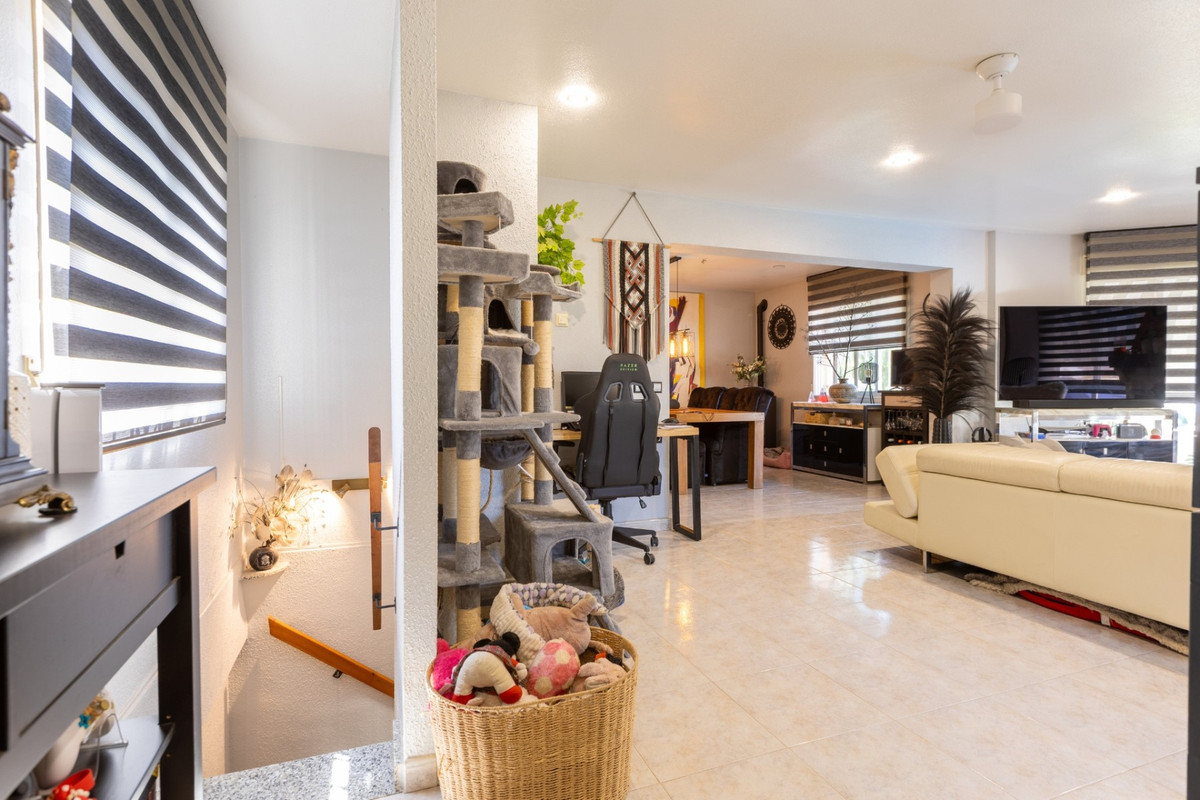 Se vende Villa - Chalet de 5 dormitorios en Costa Blanca, Alicante, España
