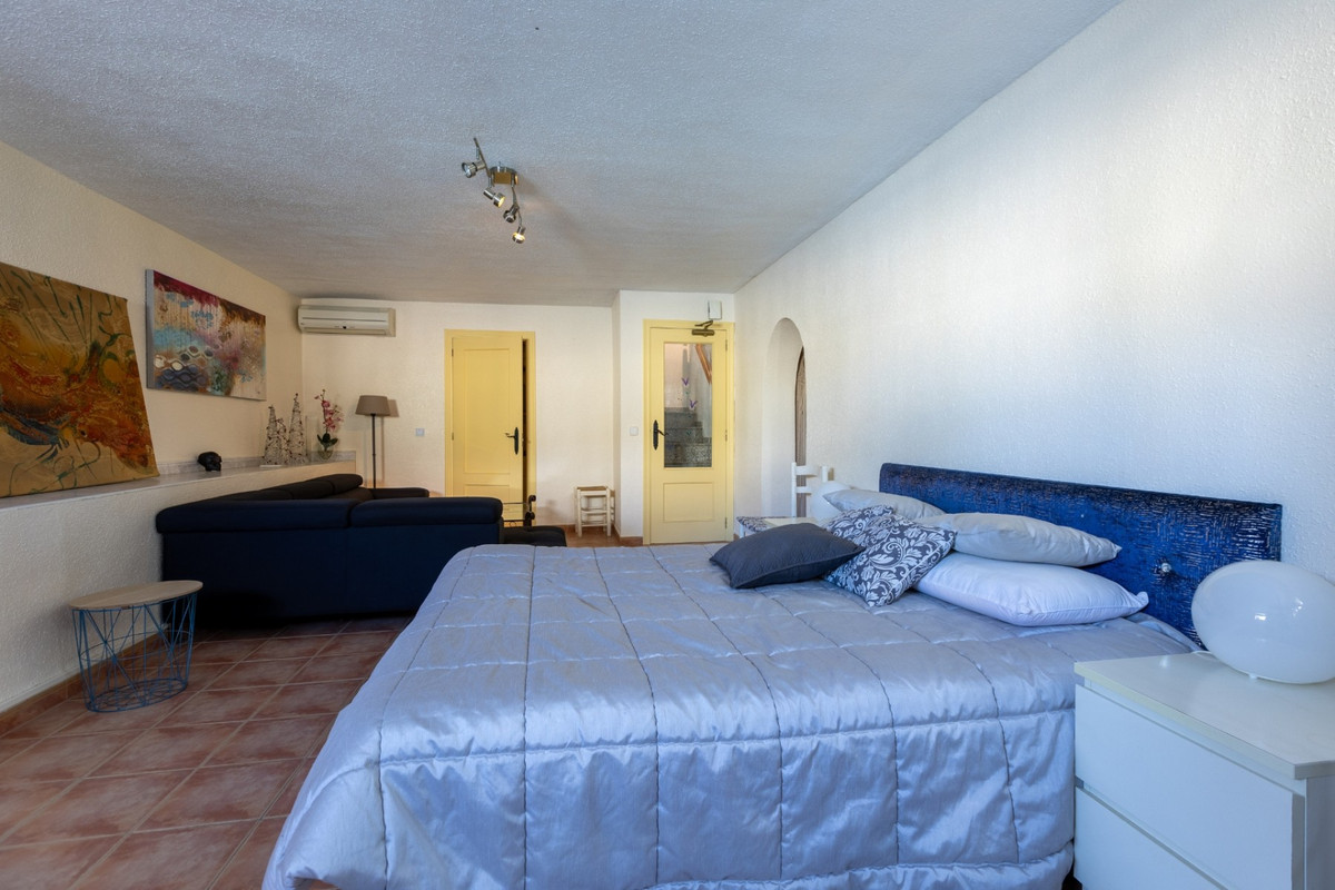 Se vende Villa - Chalet de 5 dormitorios en Costa Blanca, Alicante, España