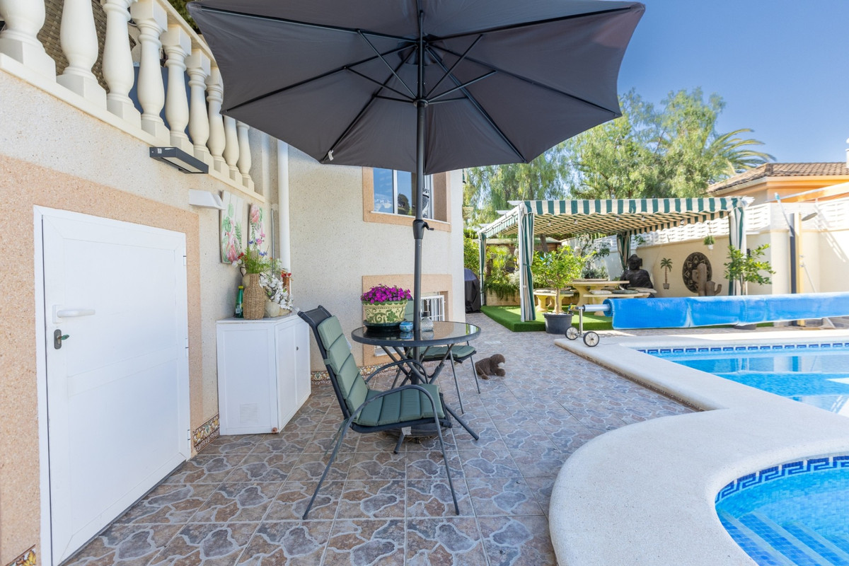 Se vende Villa - Chalet de 5 dormitorios en Costa Blanca, Alicante, España