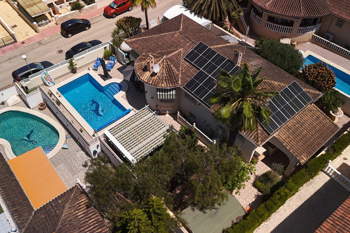 Se vende Villa - Chalet de 5 dormitorios en Costa Blanca, Alicante, España