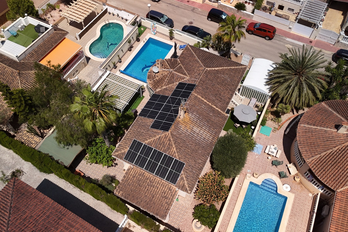 Se vende Villa - Chalet de 5 dormitorios en Costa Blanca, Alicante, España