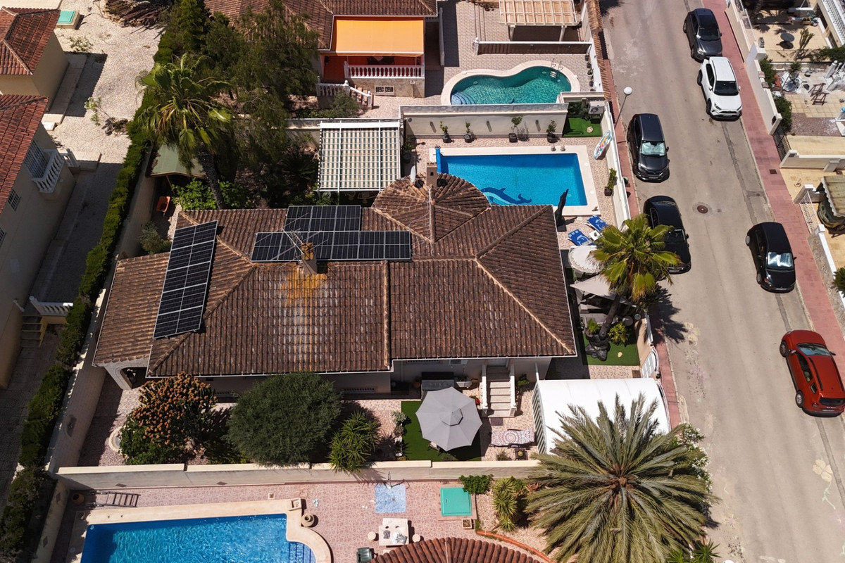Se vende Villa - Chalet de 5 dormitorios en Costa Blanca, Alicante, España