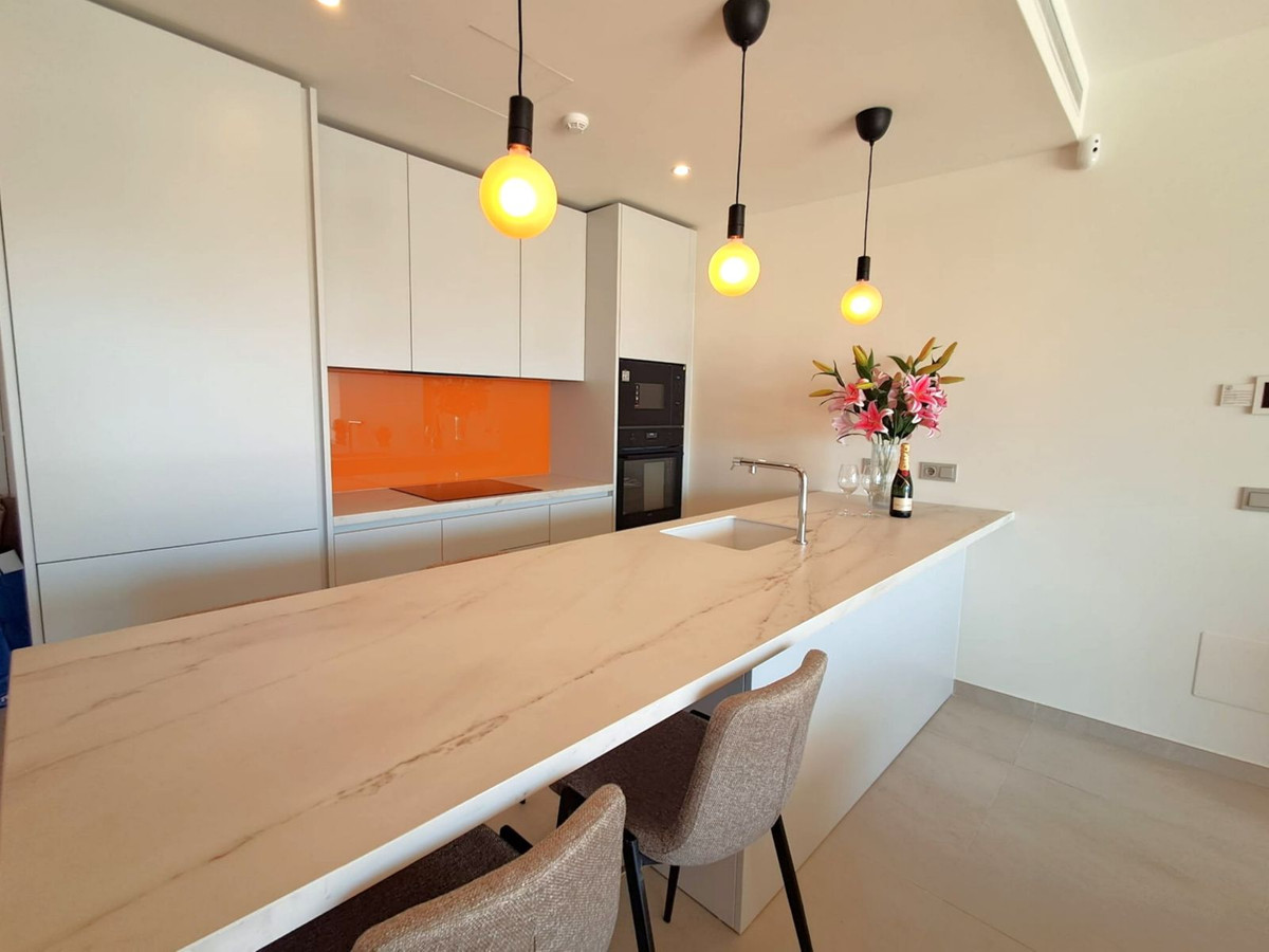 Se vende Apartamento Planta Media de 2 dormitorios en Costa Del Sol, Málaga, España