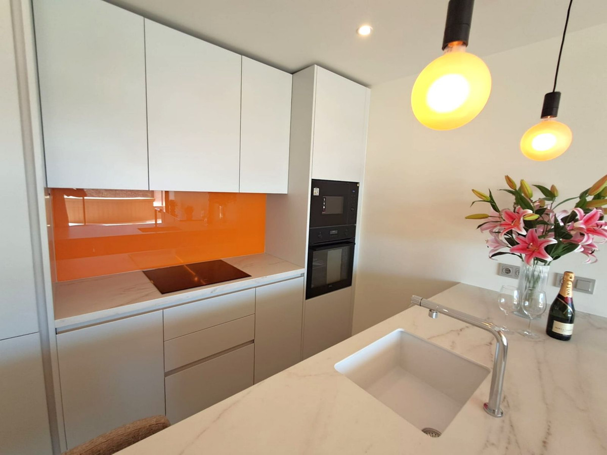 Se vende Apartamento Planta Media de 2 dormitorios en Costa Del Sol, Málaga, España