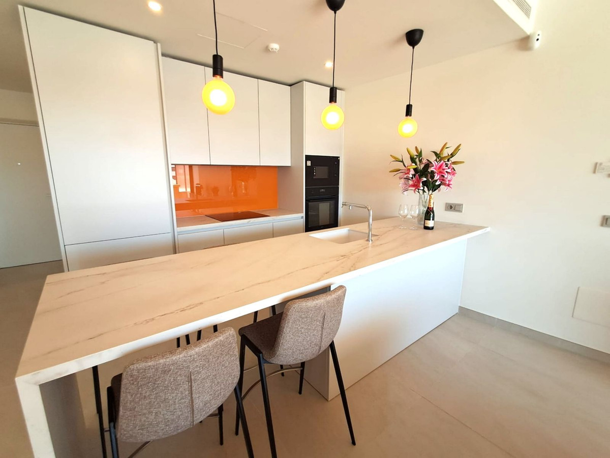 Se vende Apartamento Planta Media de 2 dormitorios en Costa Del Sol, Málaga, España