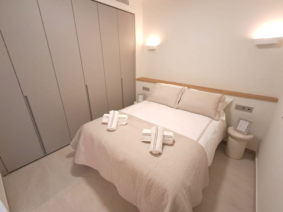 Se vende Apartamento Planta Media de 2 dormitorios en Costa Del Sol, Málaga, España