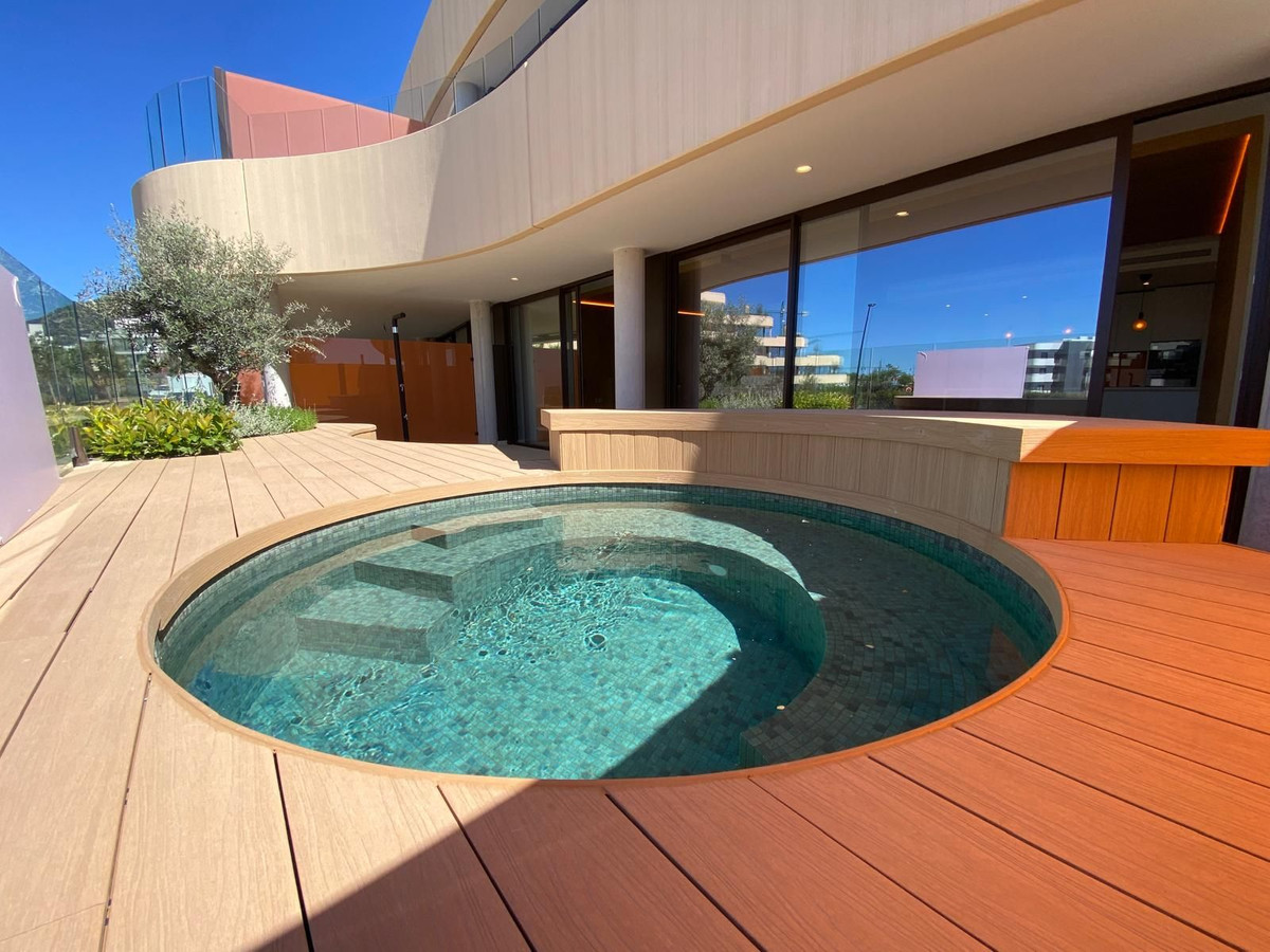 Se vende Apartamento Planta Media de 2 dormitorios en Costa Del Sol, Málaga, España