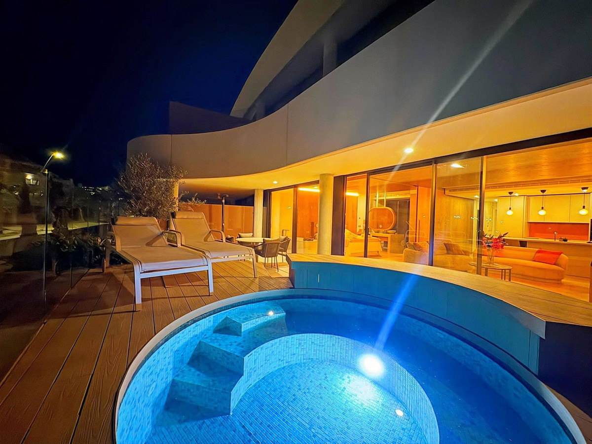 Se vende Apartamento Planta Media de 2 dormitorios en Costa Del Sol, Málaga, España