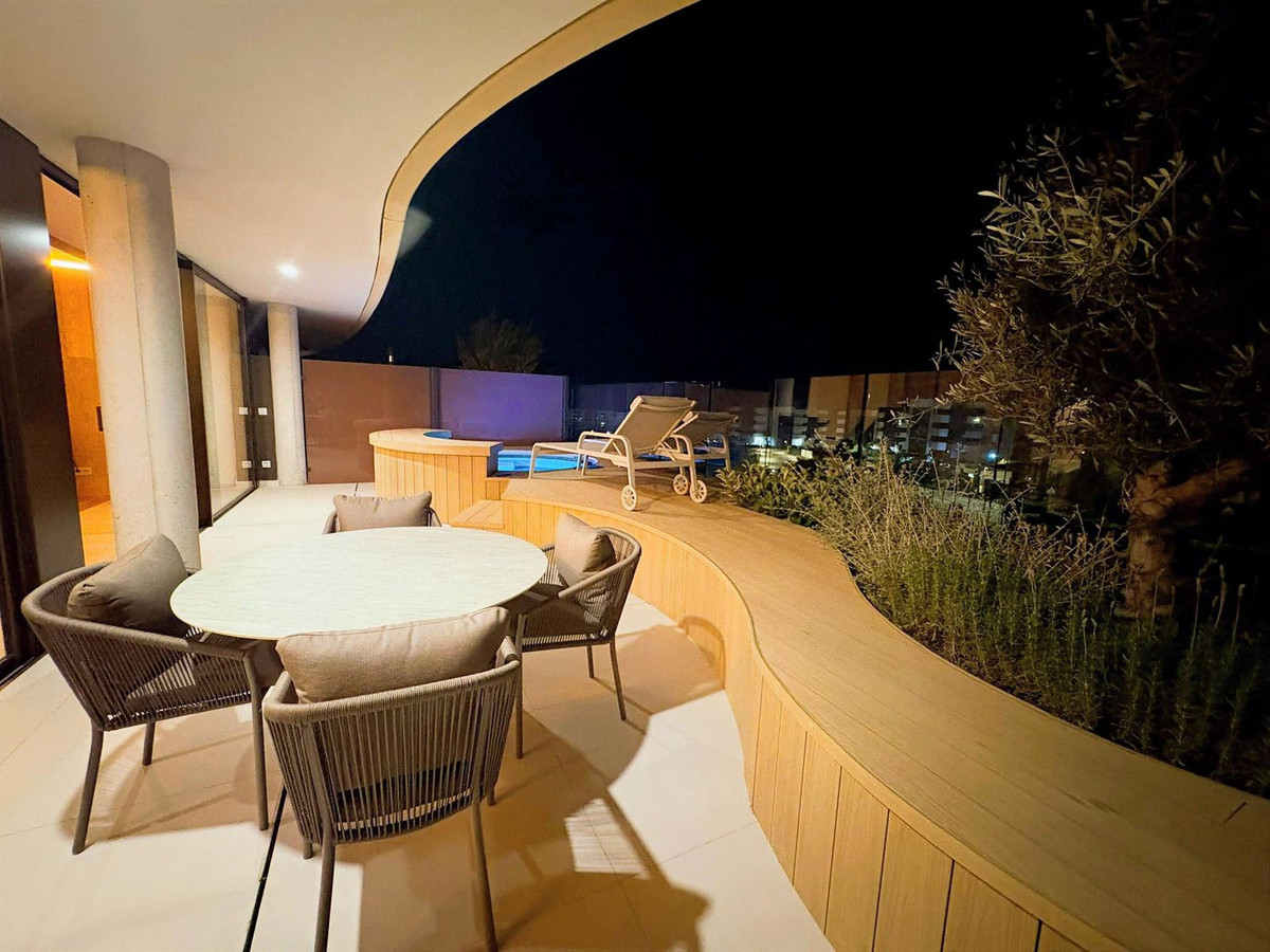 Se vende Apartamento Planta Media de 2 dormitorios en Costa Del Sol, Málaga, España
