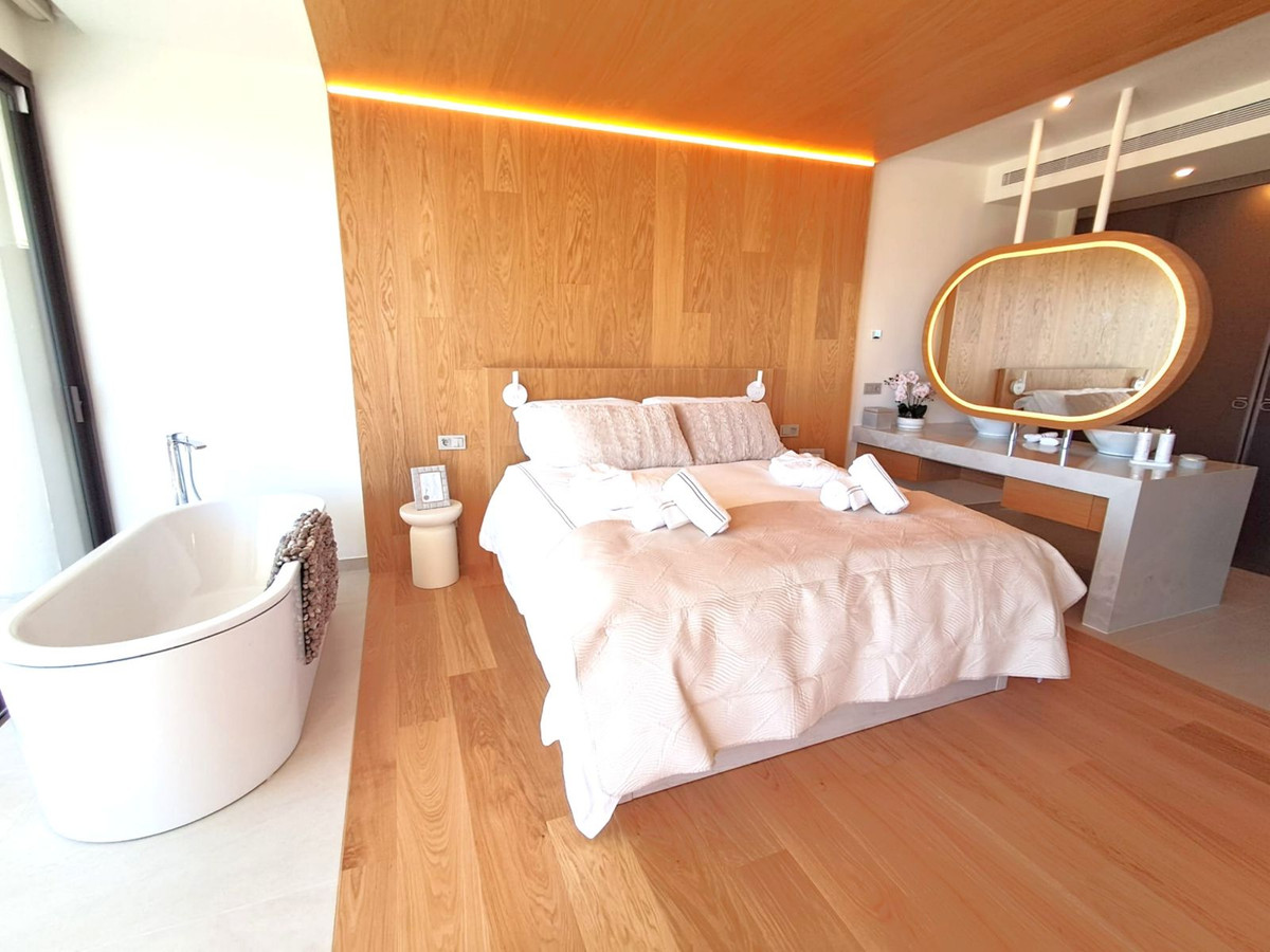 Se vende Apartamento Planta Media de 2 dormitorios en Costa Del Sol, Málaga, España