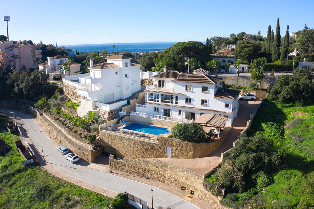 8 Bed Townhouse for sale in Elviria Costa Del Sol, Málaga, Spain