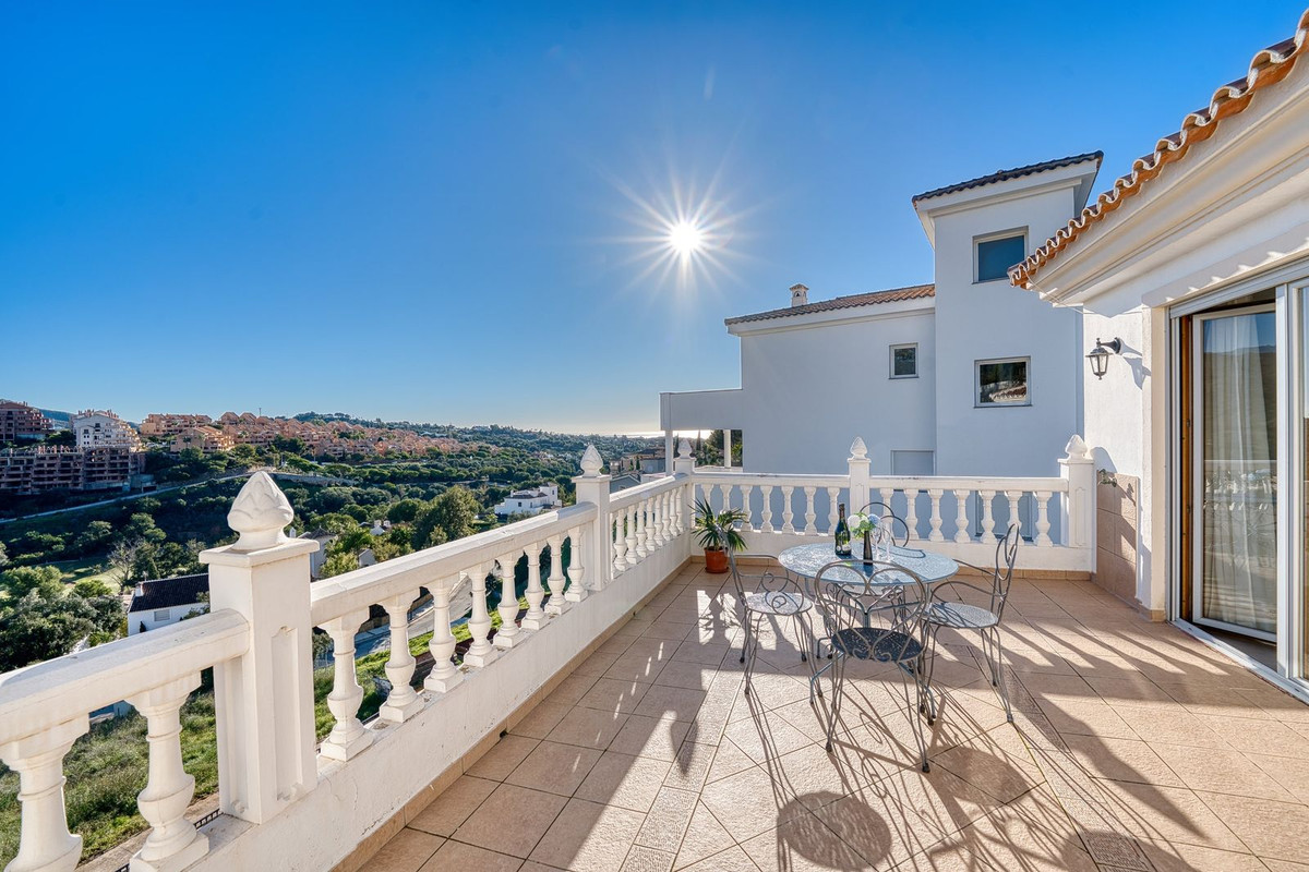 8 Bed Townhouse for sale in Elviria Costa Del Sol, Málaga, Spain
