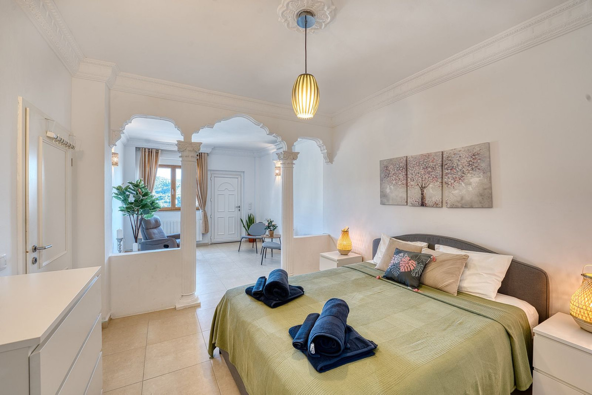 8 Bed Townhouse for sale in Elviria Costa Del Sol, Málaga, Spain