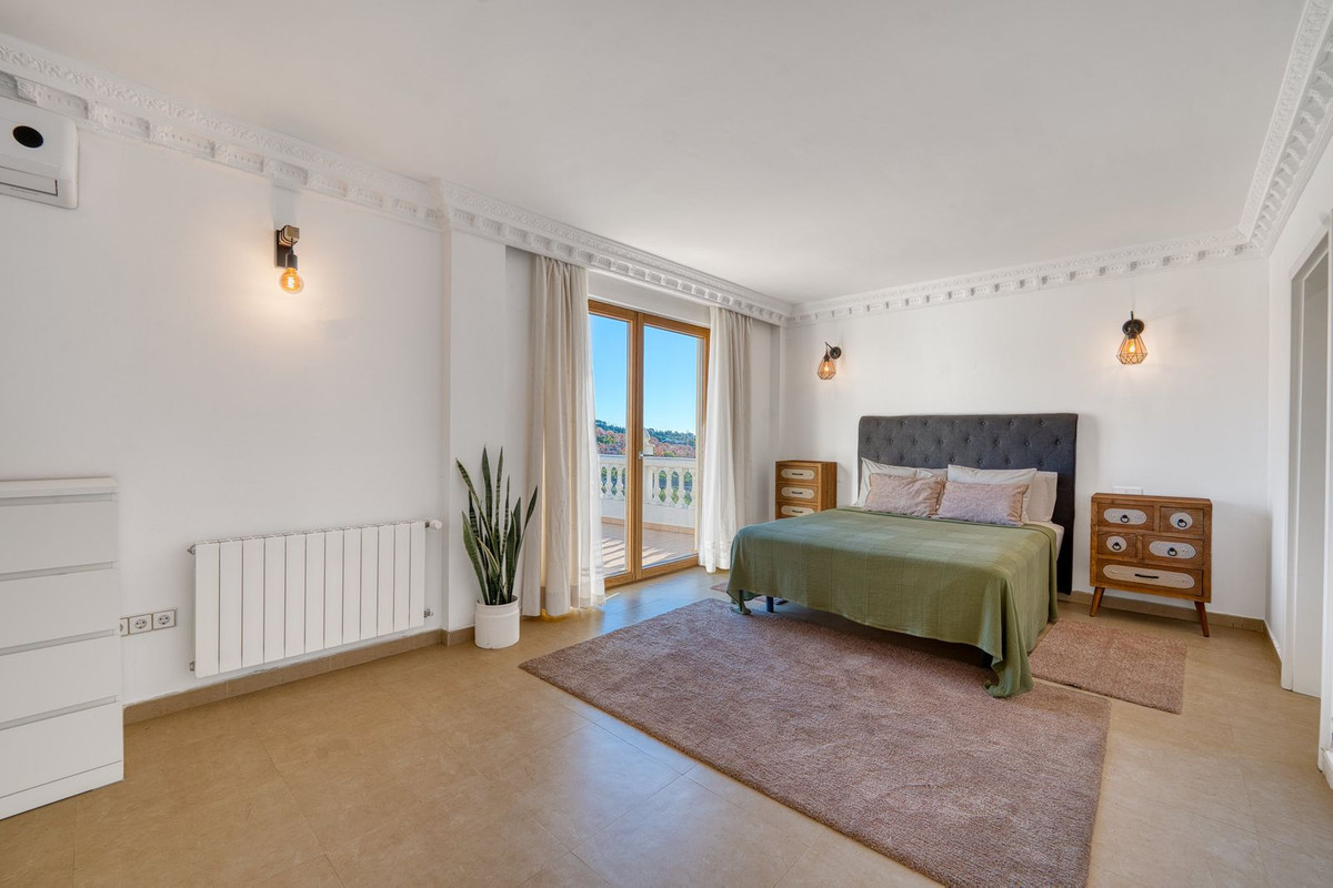 8 Bed Townhouse for sale in Elviria Costa Del Sol, Málaga, Spain