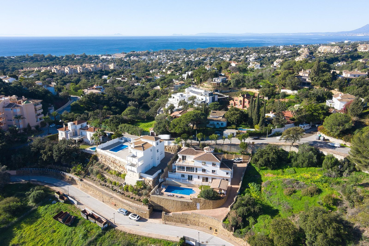 8 Bed Townhouse for sale in Elviria Costa Del Sol, Málaga, Spain