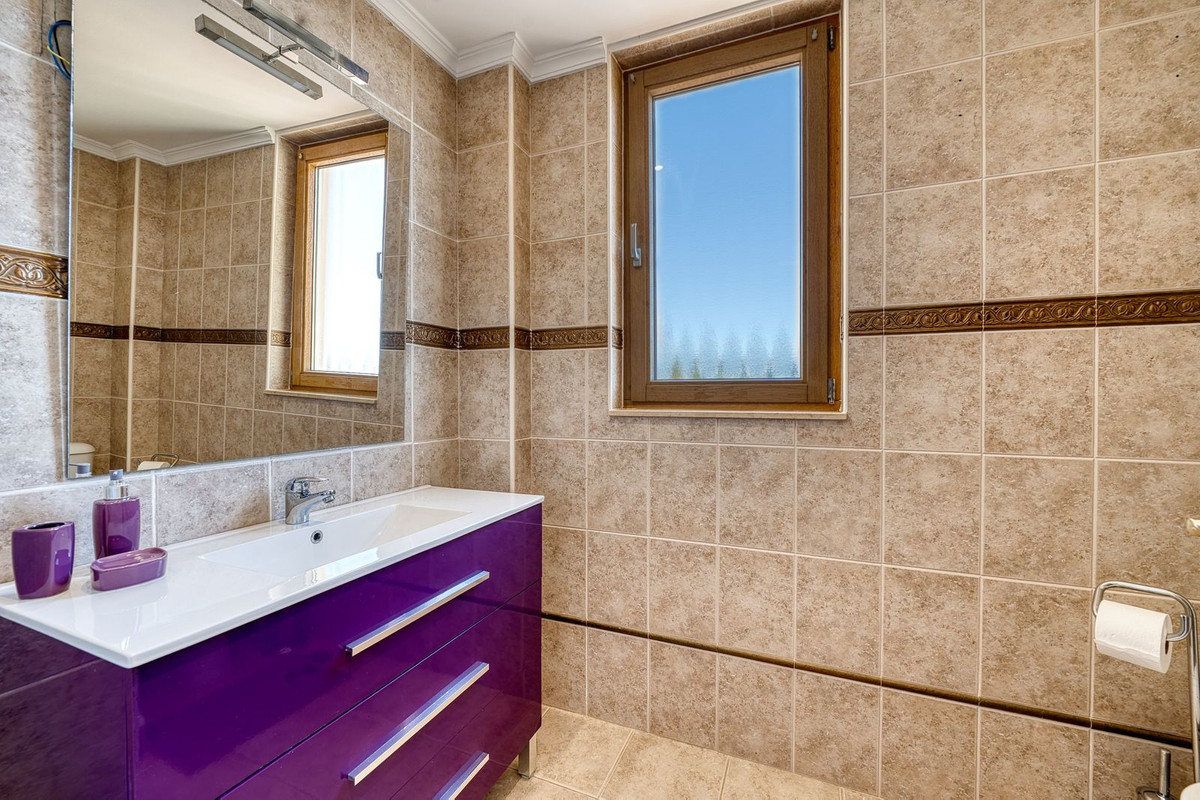 8 Bed Townhouse for sale in Elviria Costa Del Sol, Málaga, Spain