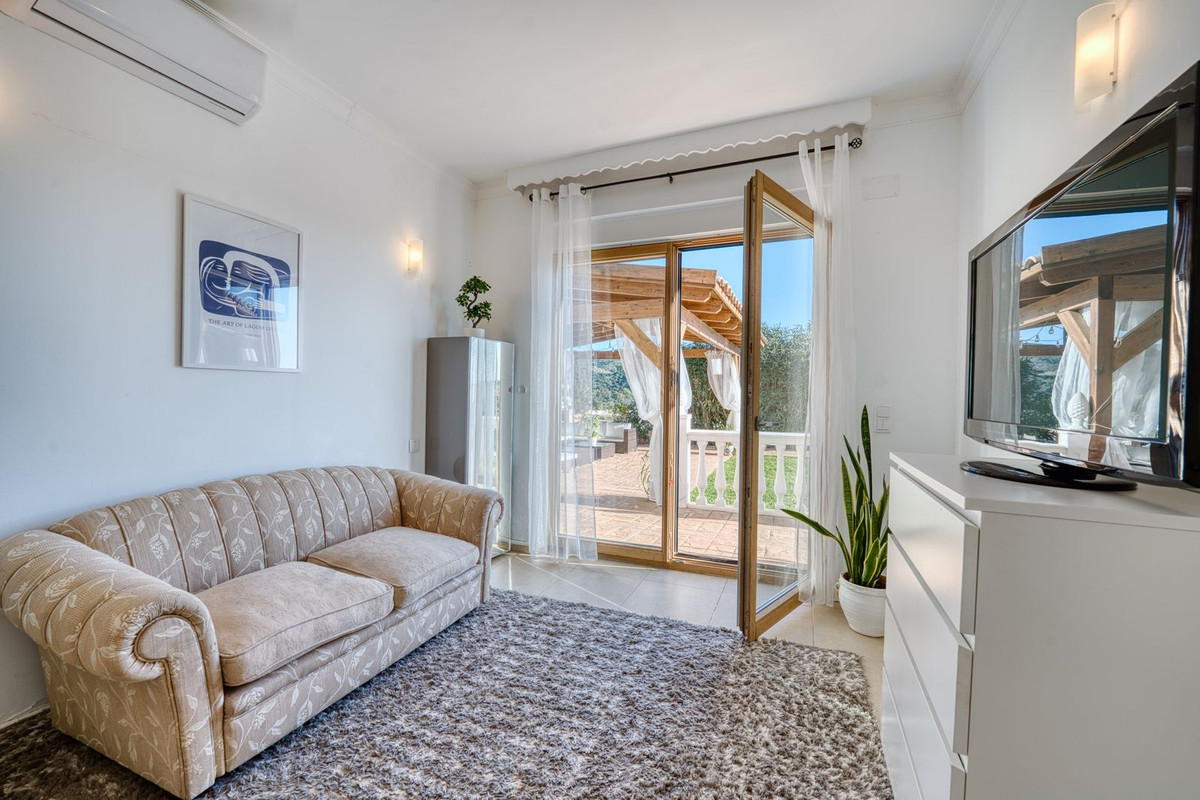 8 Bed Townhouse for sale in Elviria Costa Del Sol, Málaga, Spain
