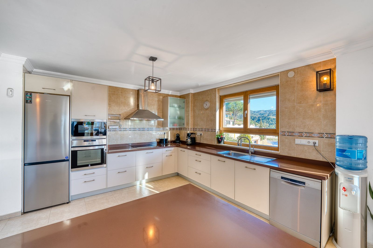 8 Bed Townhouse for sale in Elviria Costa Del Sol, Málaga, Spain