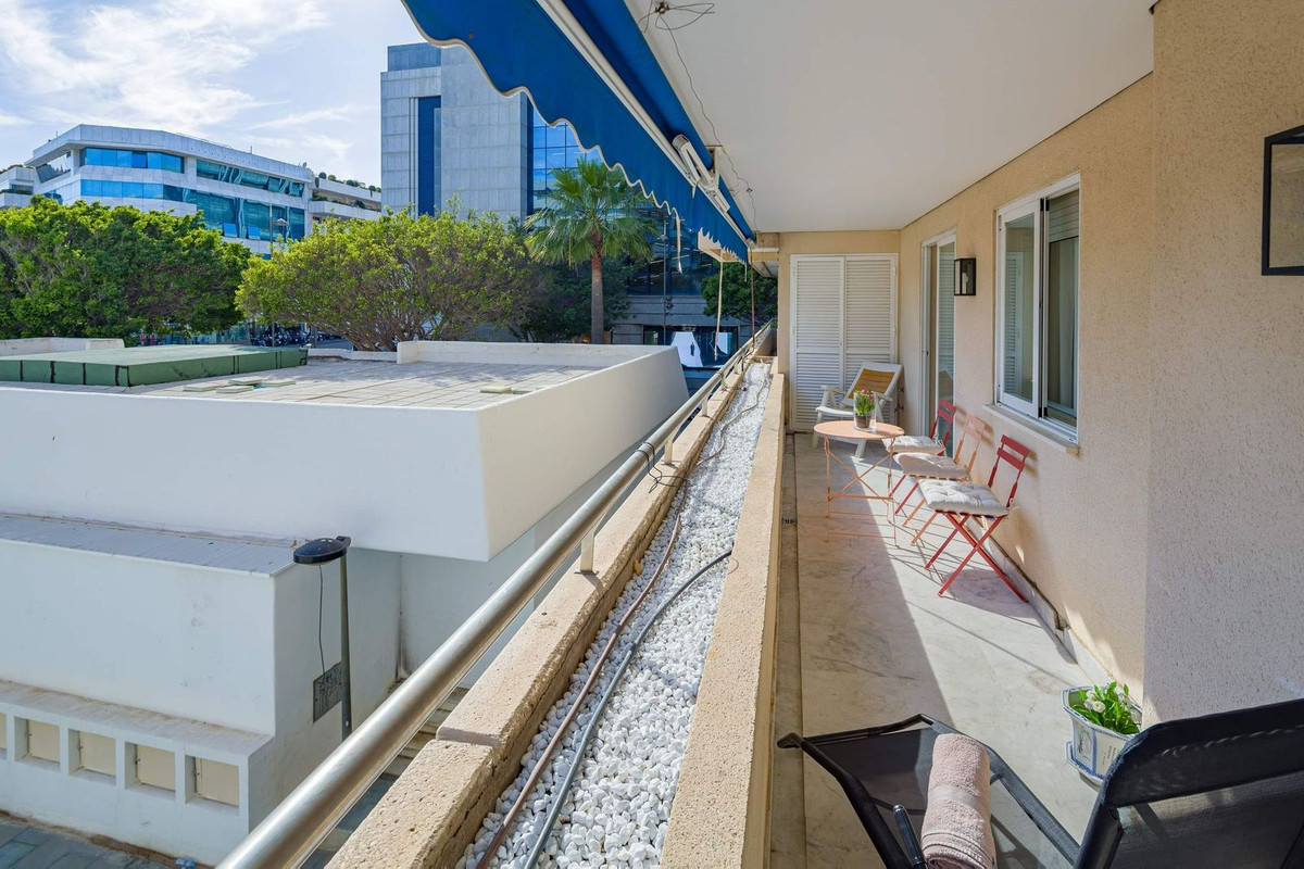 2 Bed Apartment for sale in Puerto Banús Costa Del Sol, Málaga, Spain