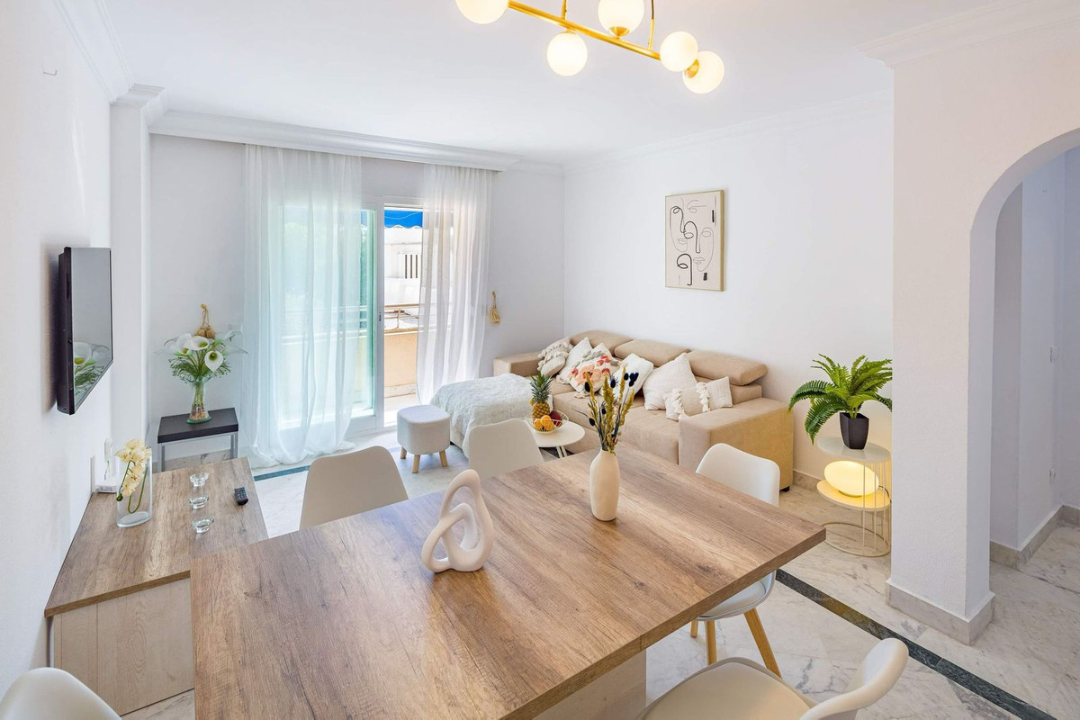 2 Bed Apartment for sale in Puerto Banús Costa Del Sol, Málaga, Spain